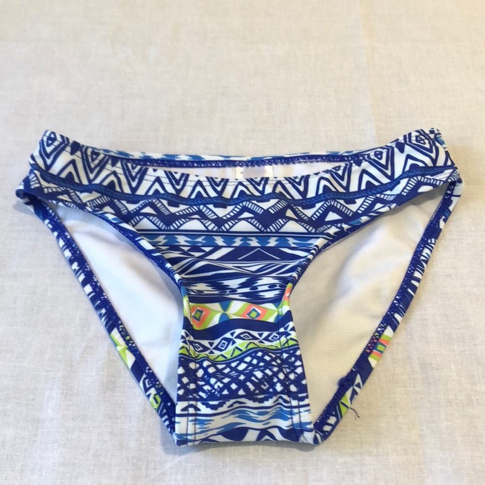 Kids swim bottoms by Envya size 4 NWOT C33